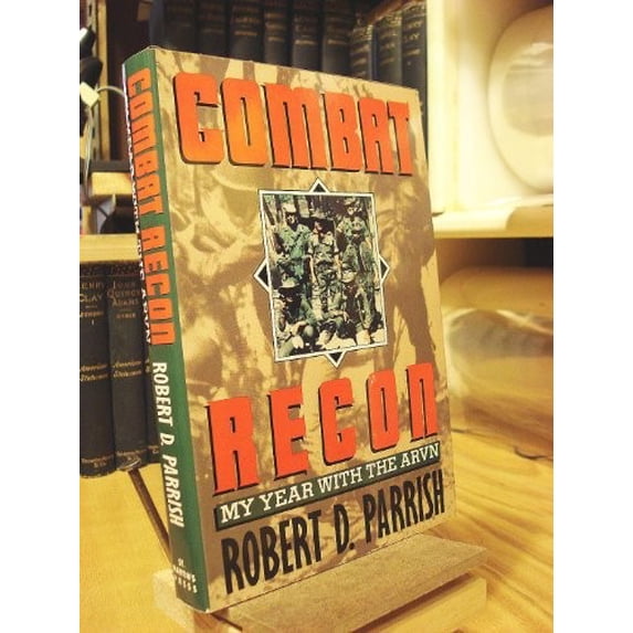 Pre-Owned Combat Recon: My Year With the Avrn Paperback