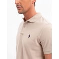 thumbnail image 2 of Asociación de Polo de EE. UU. Polo de piqué de algodón liso para hombre con poni pequeño caqui jaspeado XL talla única, 2 of 3