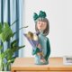 thumbnail image 1 of Estatua de chica creativa, escultura, arte de resina decorativa, figuritas, manualidades para regalo Violeta BLESIY estatuillas de niña, 1 of 6