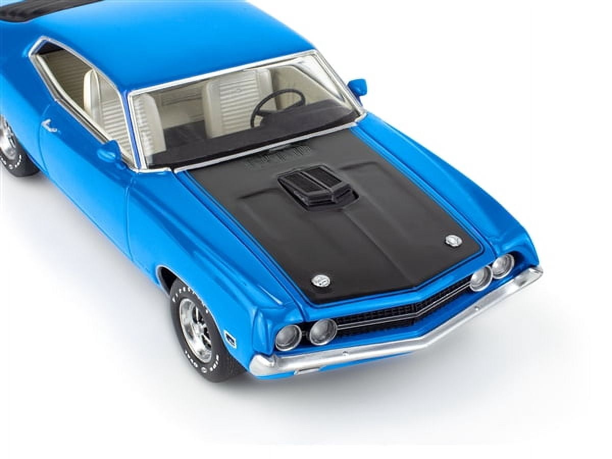 Revell 14534 1970 Ford Torino Cobra 1:25 scale 128-Piece Skill Level 4 Model Car Building Kit