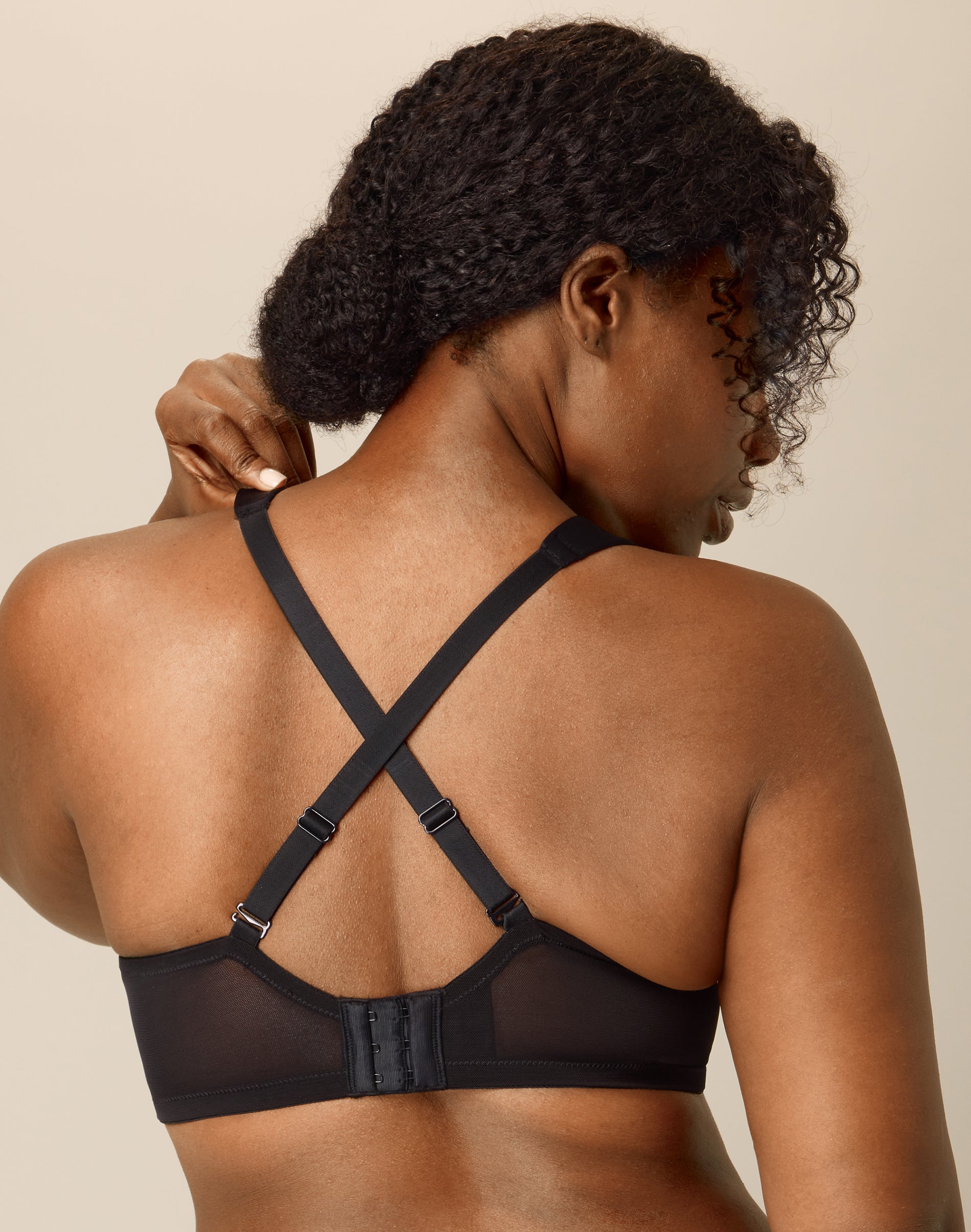 Playtex Dreamwire Unlined Convertible Bra, Moisture-Wicking  Dressed In Black 46DD Women's