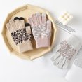 thumbnail image 4 of Gants d'Hiver pour Femmes Mode Imprimé Léopard Gants Thermiques Gants de Texting pour le Travail, 4 of 10