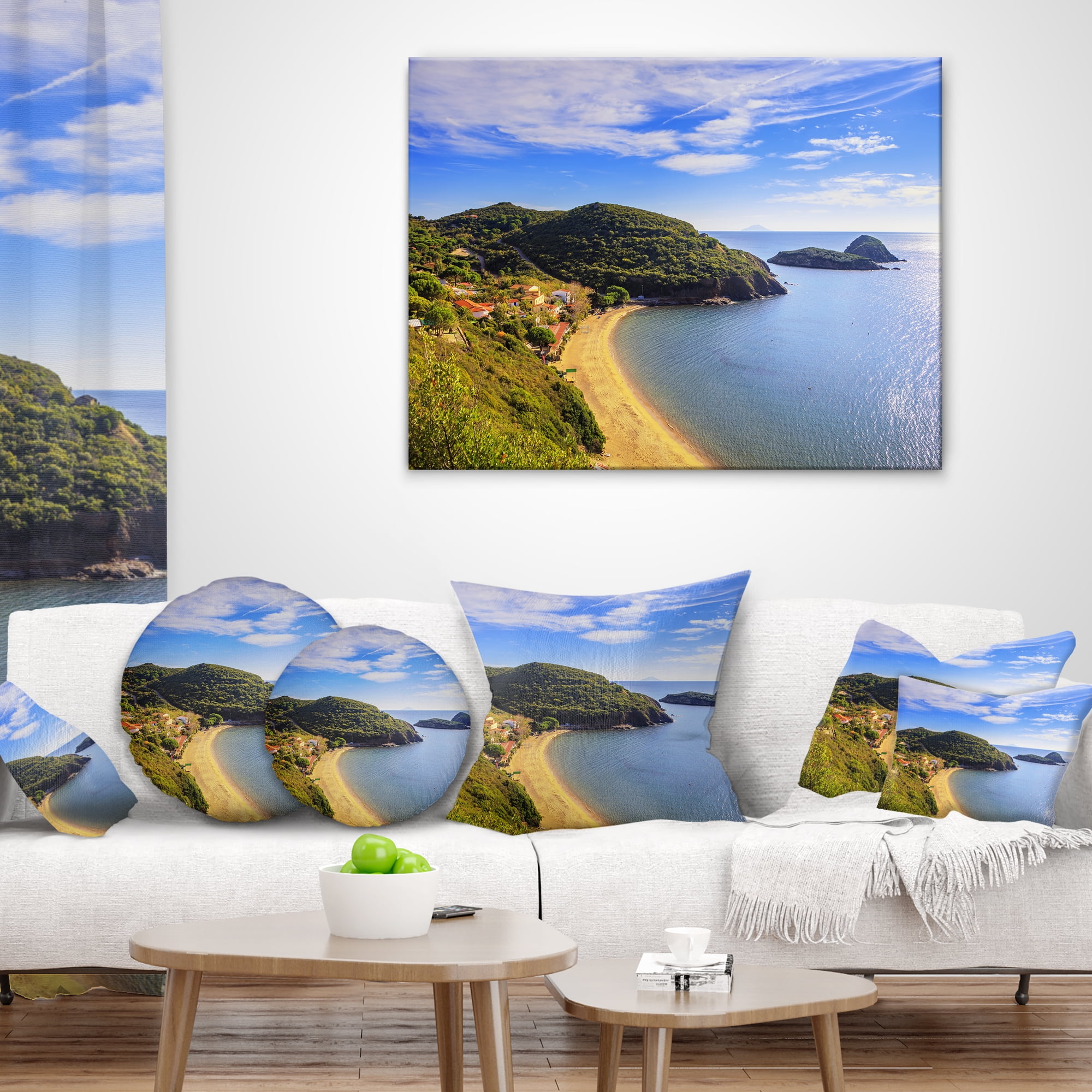 Designart Innamorata Beach and Gemini Islets - Seashore Throw Pillow - 16x16