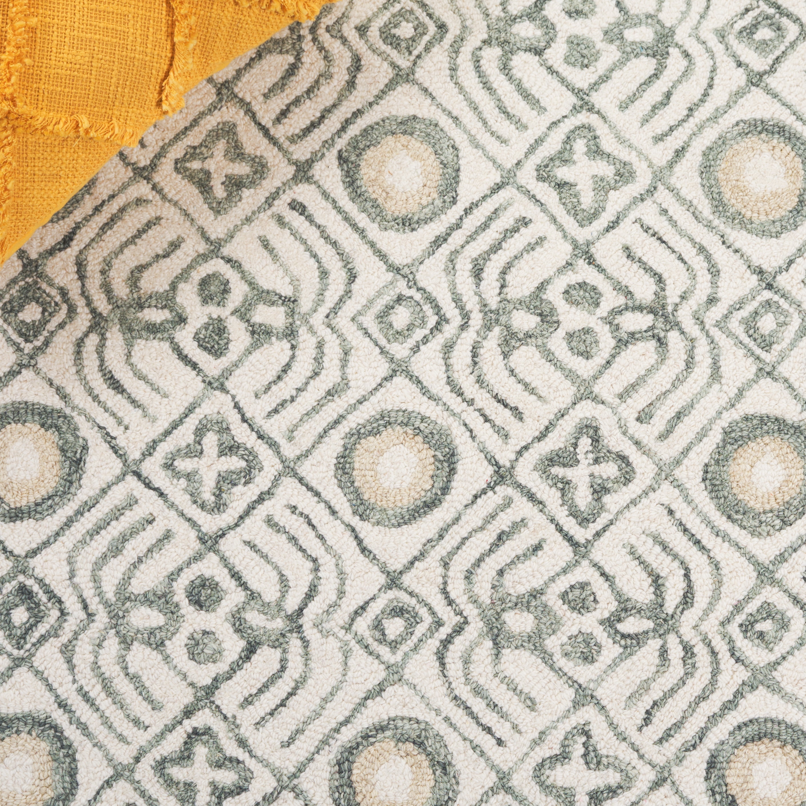 SAFAVIEH Micro-Loop Blazhe Floral Area Rug, Ivory/Gray, 8' x 10'