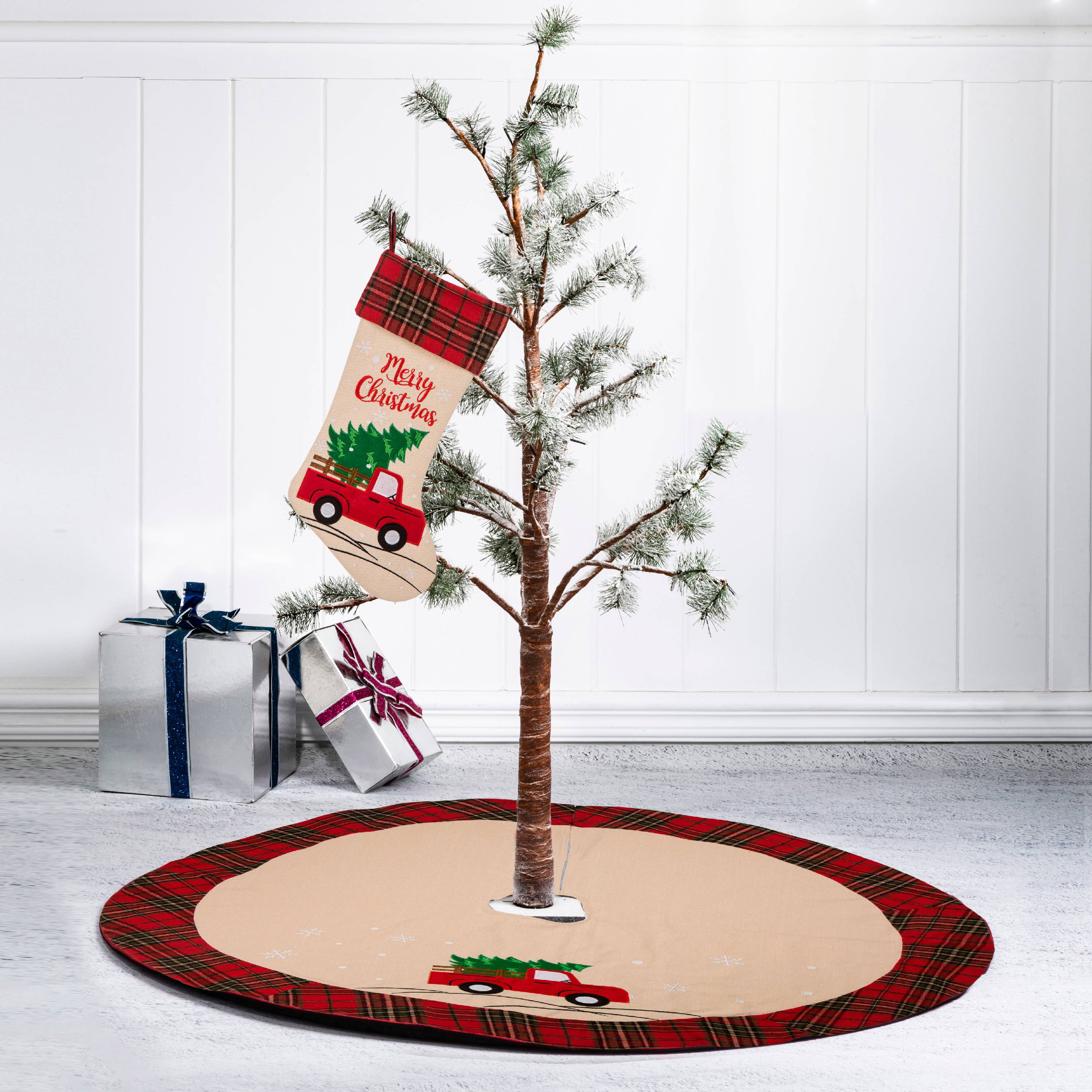 NEW CHRISTMAS HOUSE 41" Red FELT TREE SKIRT ~ Snowflakes 