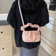 thumbnail image 2 of Bolso de mano chino de moda, bolso de hombro para mujer, bolso de mujer con diseño de nube plisada, bolso cruzado, adorno colgante, material de PU, 2 of 5