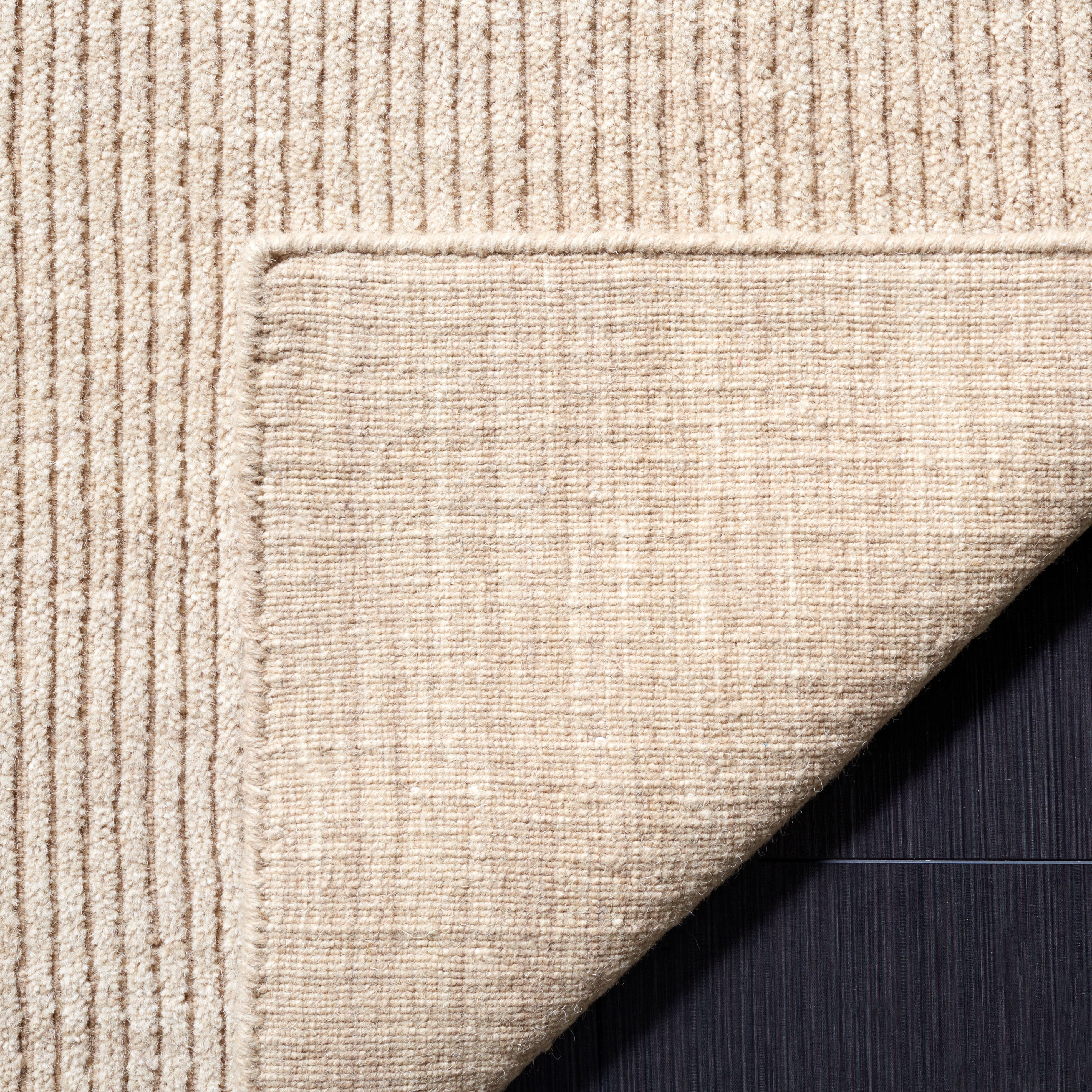 Safavieh Himalaya Hayden Solid Area Rug, Beige, 6' x 6' Round