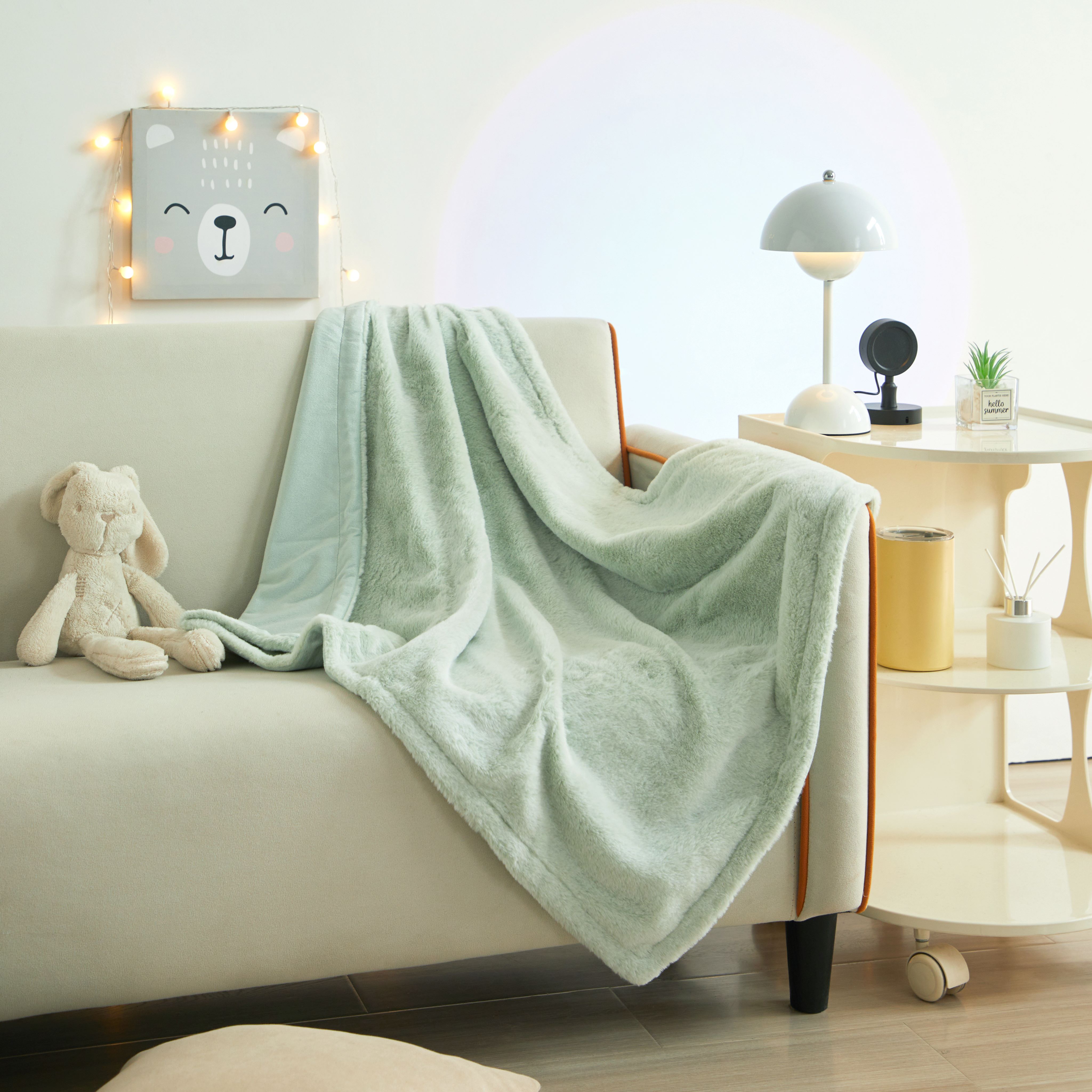 Cobija para Bebé Parent's Choice de 30 x 40 pulgadas, Pelo Sintético Reverso Teñido a Microfelpa, Verde 6
