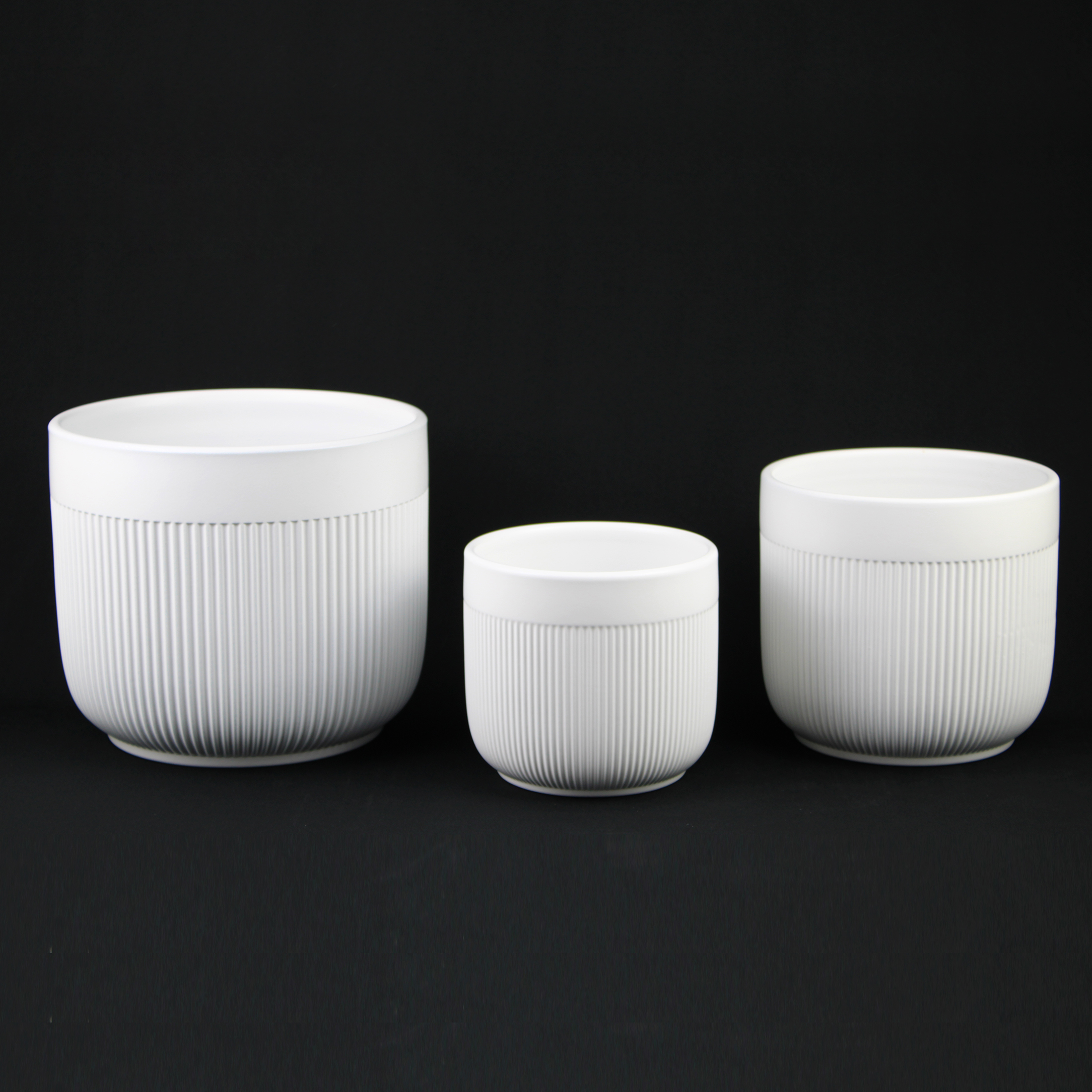 Florinia 3-Piece Stoneware Ribbed Ceramic Round White Flower Pots, 8.5" x 6.5" x 5.5"