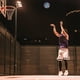 thumbnail image 2 of Baloncesto de cuero holográfico reflectante que brilla en la oscuridad para interiores y exteriores, 2 of 7