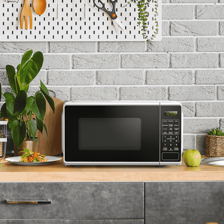 MAINSTAYS 0.7 CU FT COUNTERTOP MICROWAVE OVEN, 700 WATTS, WHITE