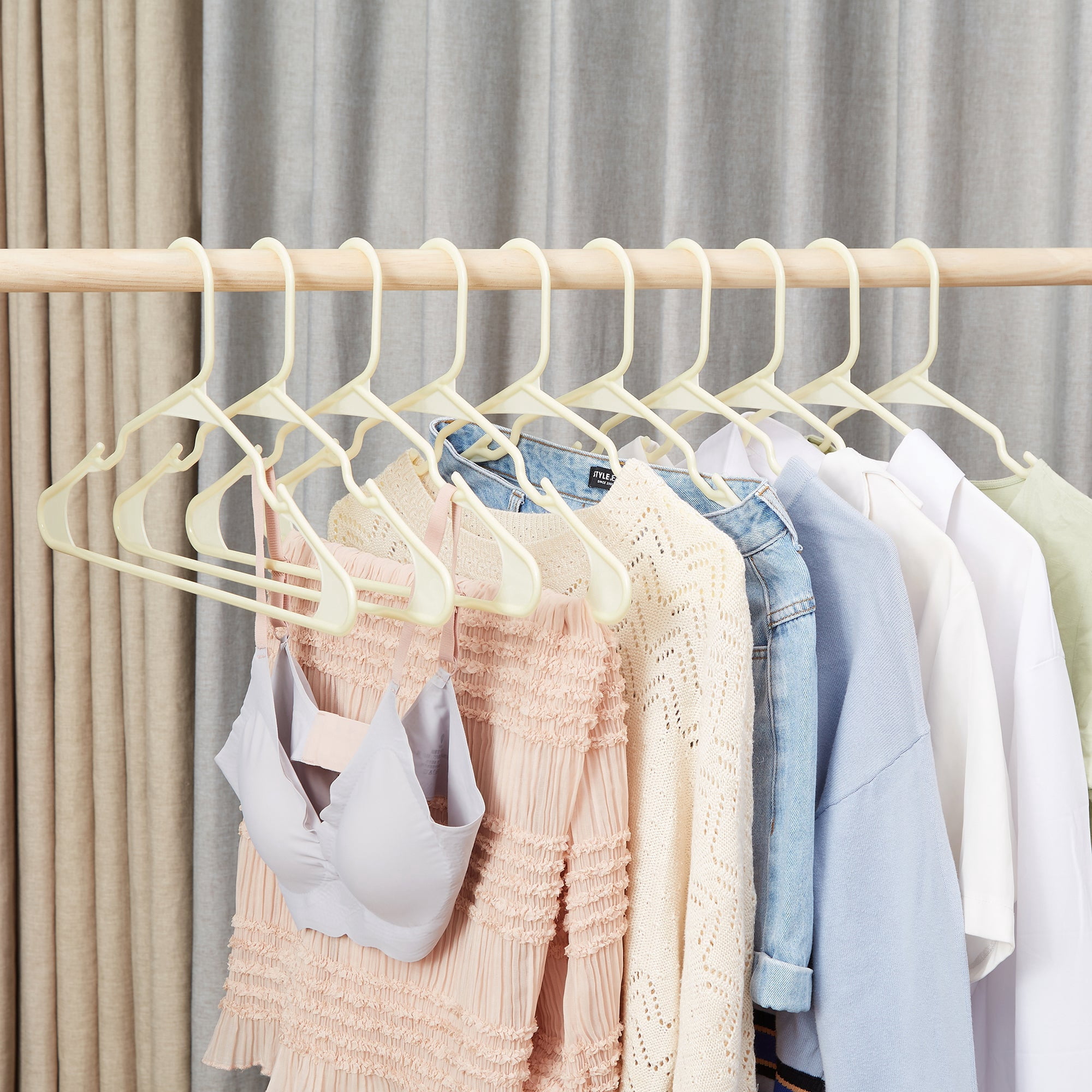 VECELO 25 Pack Plastic Hanger, Space Saving, Sturdy Heavy Duty Clothing Notched Hangers, Beige