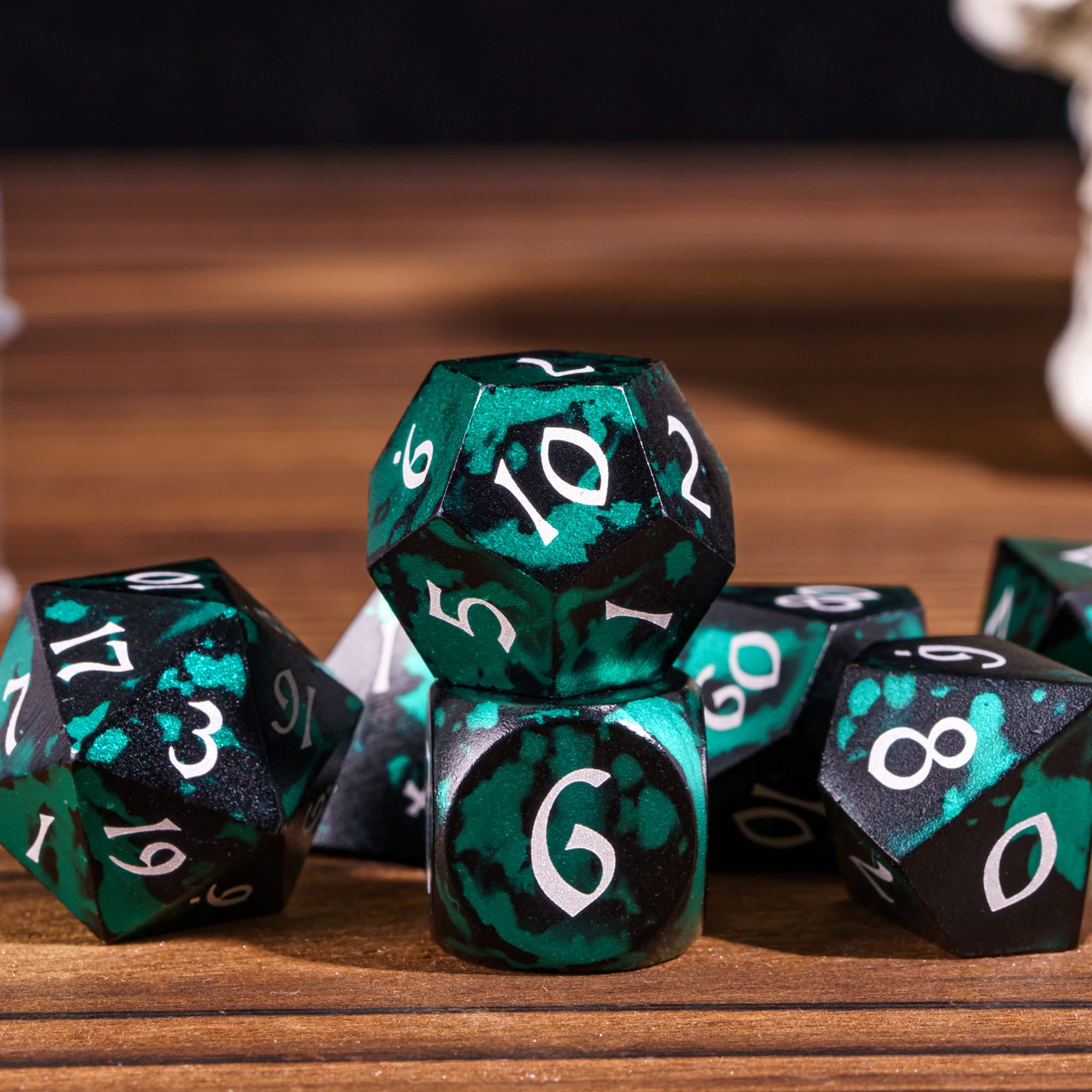Cusdie 7-Die DND Dice Set - Premium Aluminum Metal Dice Polyhedral D&D Dice Set for Dungeons and Dragons TTRPG Role Playing Games