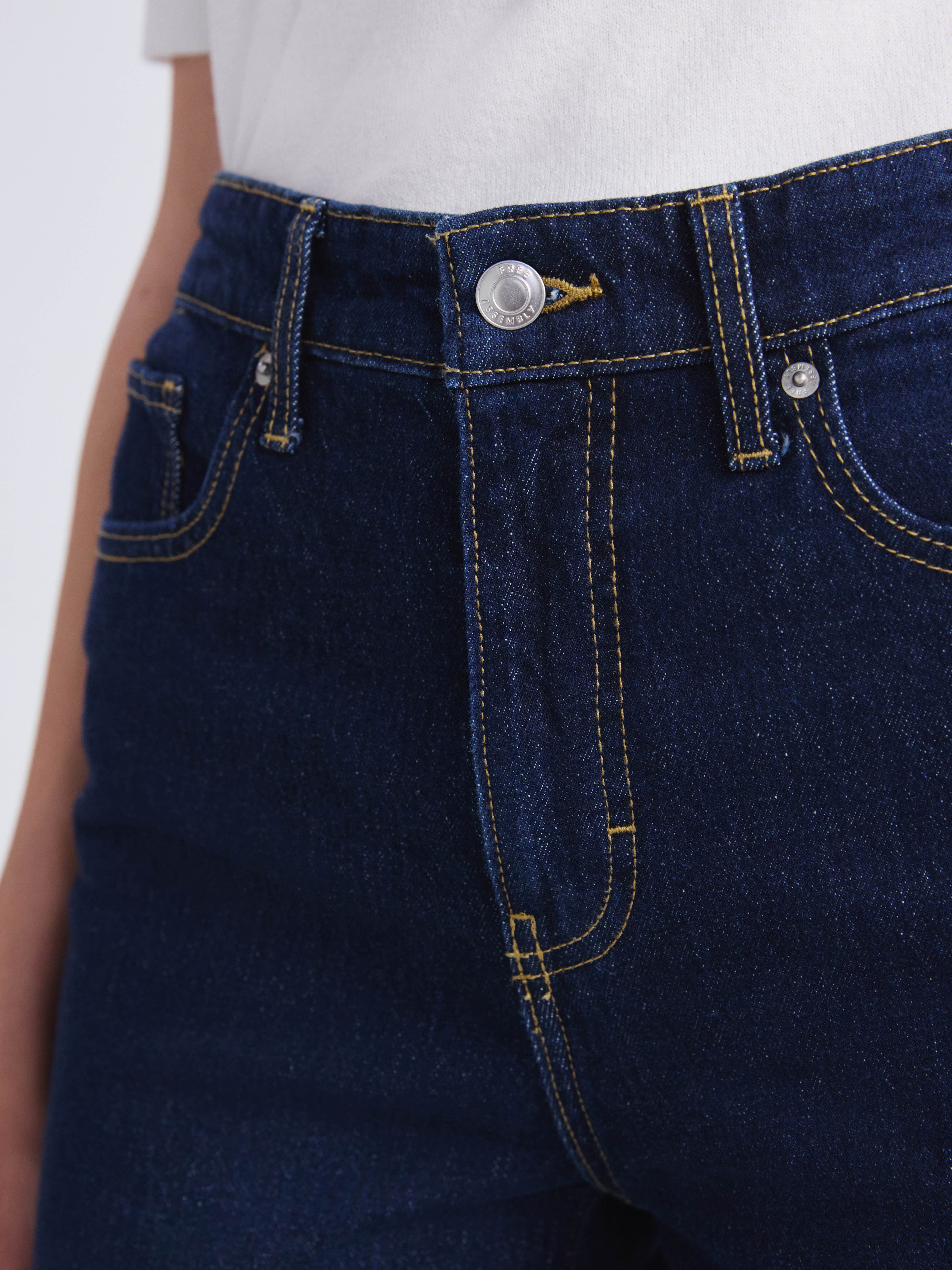 Free Assembly Women's Mid Rise Full Length Bootcut Jeans, 32" Inseam, Sizes 0-20