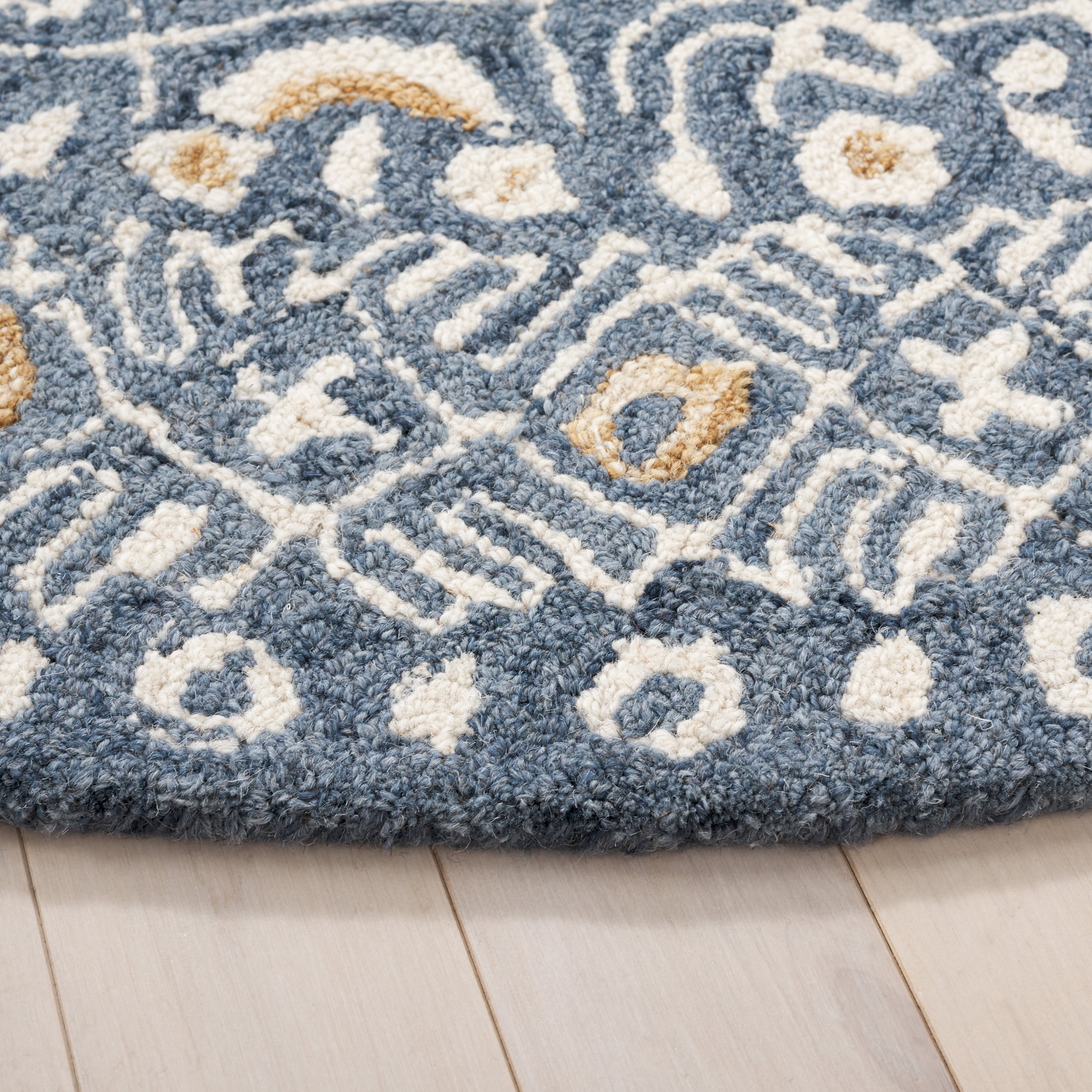 SAFAVIEH Micro-Loop Blazhe Floral Area Rug, Blue/Ivory, 5' x 5' Round