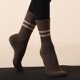 thumbnail image 4 of Bienvenido Calcetines de yoga para mujer, calcetines antideslizantes, calcetines hasta la rodilla, Pure Barre, ballet, danza, 4 of 5