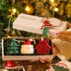 Vela aromática navideña con forma de árbol de Navidad y ciervo. Set de regalo con velas aromáticas.
