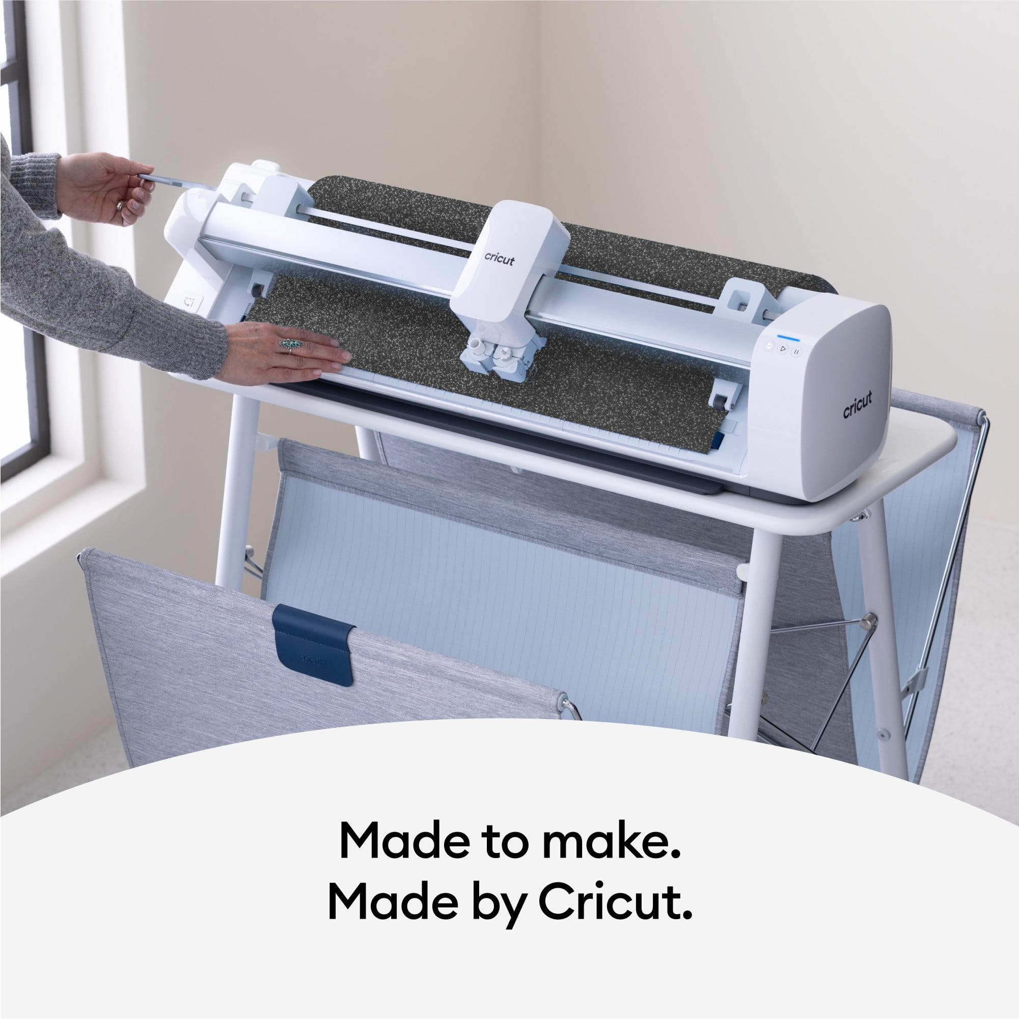 Cricut Venture Smart Iron-On Vinyl Glitter (25 in x 5 ft), 25" x 60"