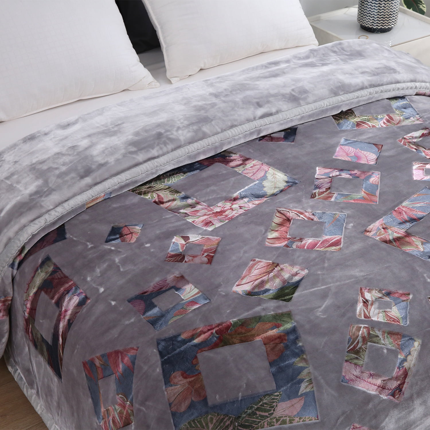Heavy Thick Fleece Blanket King Size, 10.5lbs,2 Ply A & B Pattern Silky Soft Warm Reversible Raschel Winter Blanket, Minky Soft Plush Blanket for Sofa Bed, 87"x94", Gray