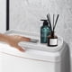 thumbnail image 3 of Bandeja multiusos para grifo de baño con orificios de drenaje - Estante organizador duradero para artículos de tocador y cosméticos, solución de almacenamiento que ahorra espacio para baños, 3 of 7