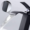 thumbnail image 4 of Grifo monomando negro para baño en cascada, grifo mezclador para lavabo cuadrado de latón, grifo alto, grifo mezclador para lavabo de encimera de agua fría y caliente, 4 of 5
