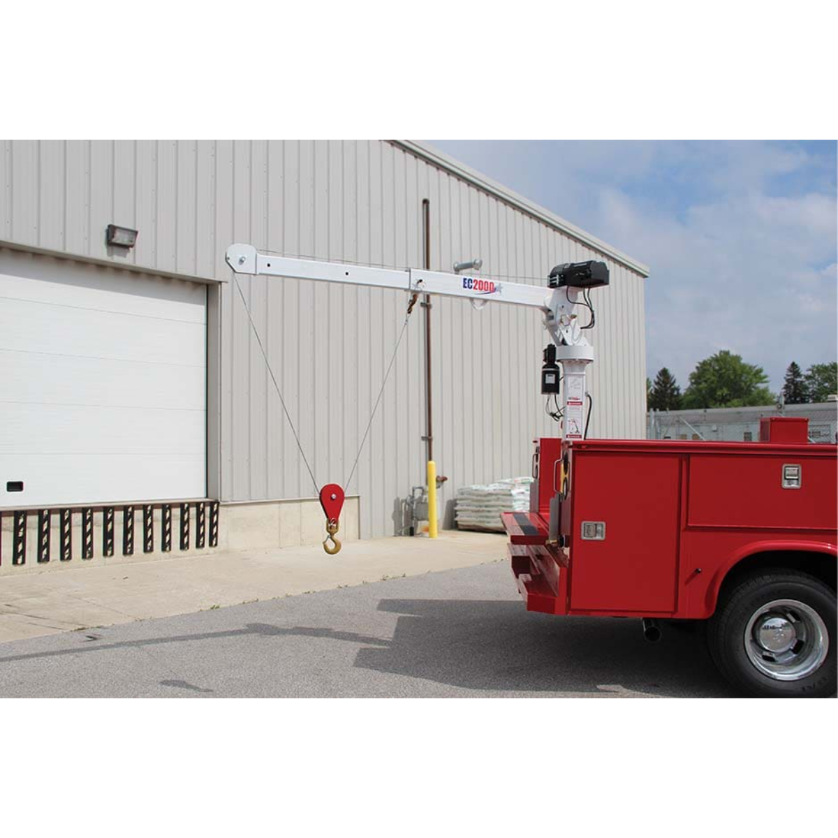 Stellar 22601, EC2000-P Electric Service Crane- 2,000 lbs. w/ 7' Horizontal Reach