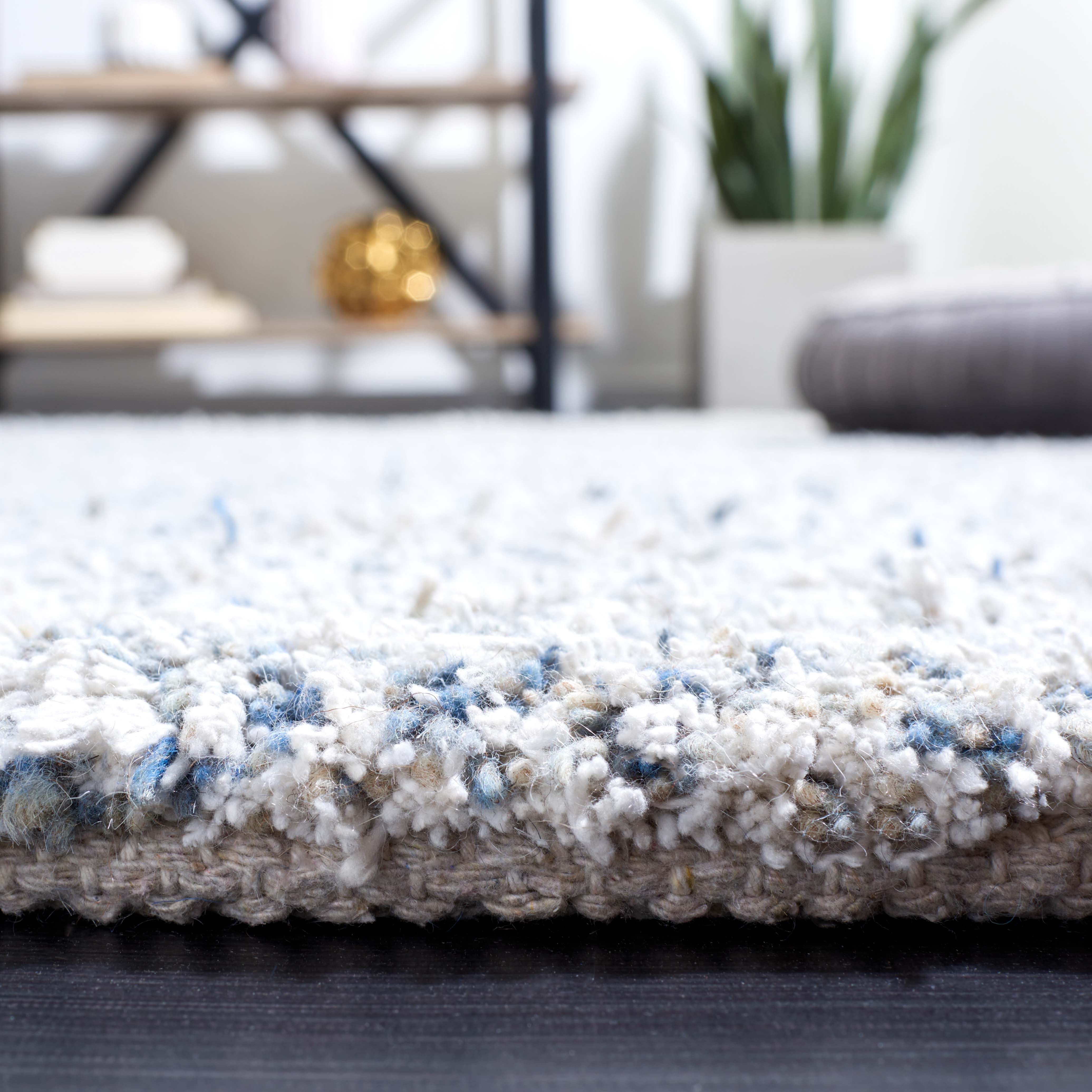 SAFAVIEH Berber Deena Distressed Area Rug, Ivory/Blue, 4' x 6'