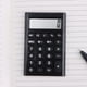 thumbnail image 4 of Calculadoras básicas de oficina y papelería. Mini calculadora digital de escritorio con pantalla LCD de 8 dígitos. Calculadora de bolsillo para el hogar, la escuela y los niños., 4 of 7