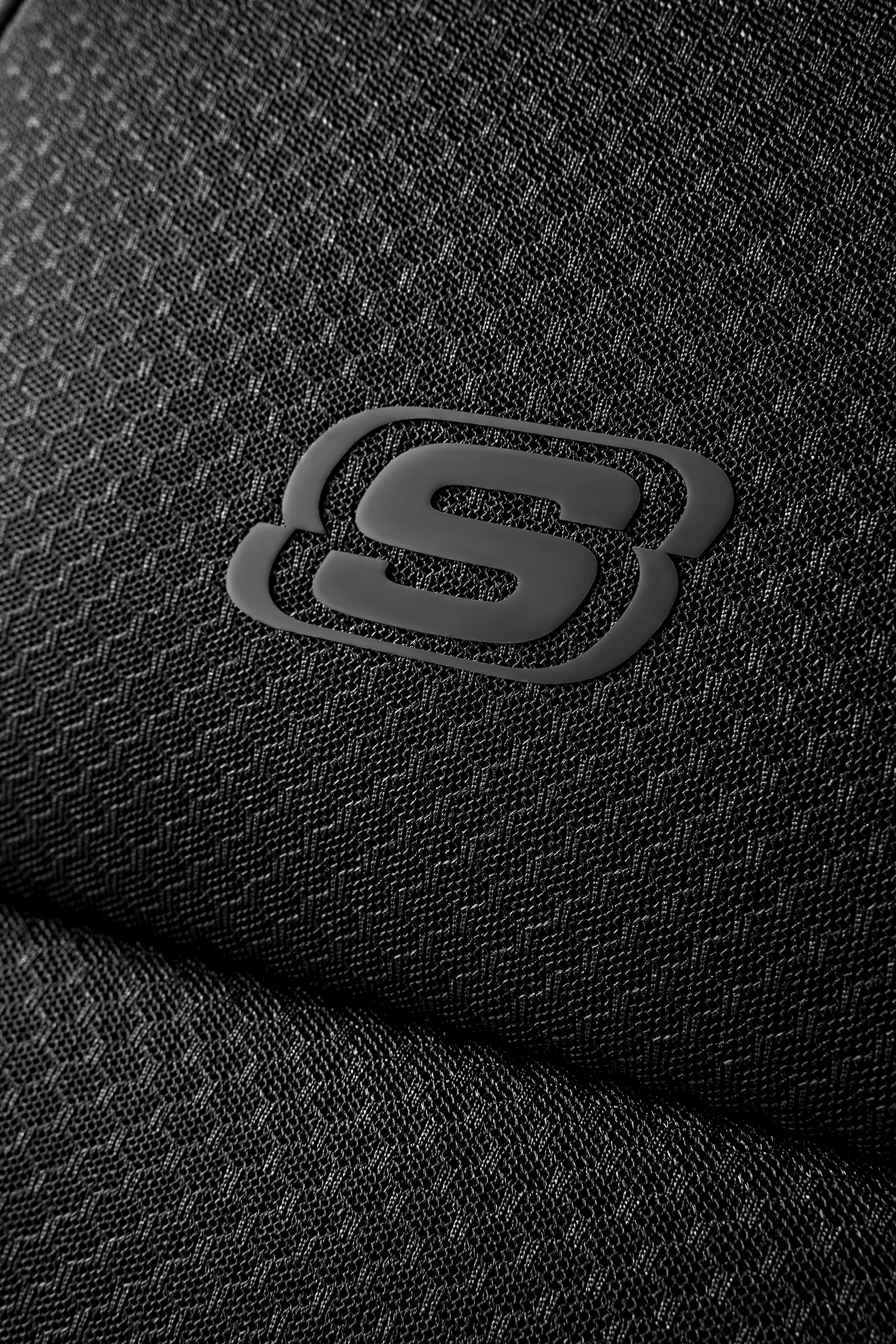 SKECHERS 2 PIECE CAR SEAT COVER AIR COOLED MEMORY FOAM BLACK – UNIVERSAL FIT, 23SK81