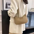 thumbnail image 3 of Bolsos de mano sencillos y modernos para mujer, estilo retro, de piel sintética de color liso, tipo bandolera, estilo hobo, estilo casual., 3 of 6