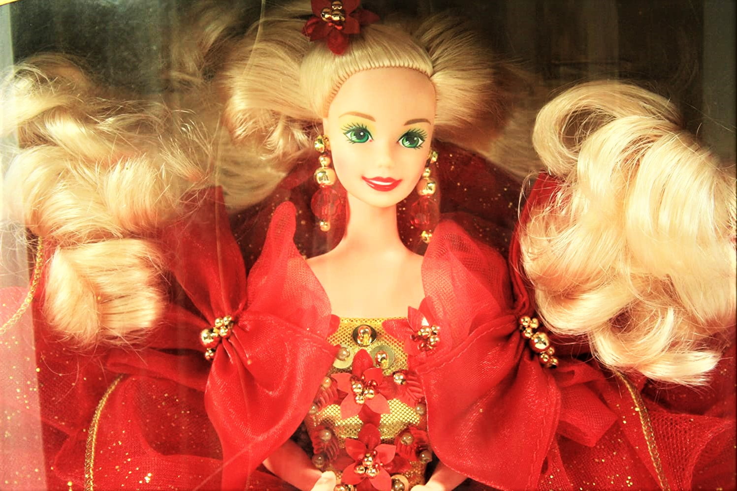 Hallmark HOLIDAY VOYAGE Holiday Homecoming Collector Series Barbie 