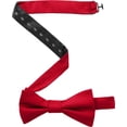 thumbnail image 2 of Pajarita Tommy Hilfiger Core Solid para hombre, color rojo, poliéster y seda, 2 of 2