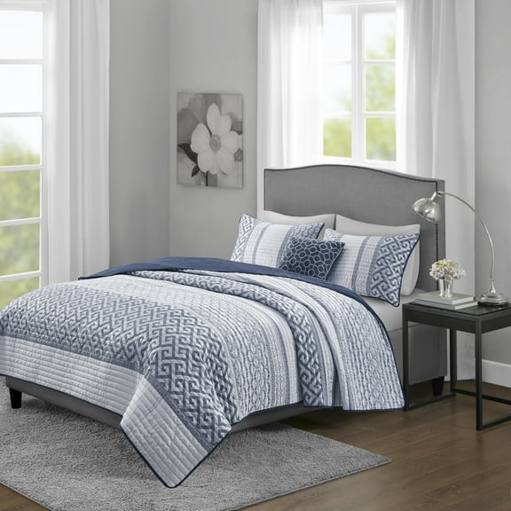4-Piece Navy Jacquard Quilt Set - King/Cal King Reversible Bedding with Throw Pillow