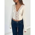 thumbnail image 3 of Top corto Miqil para mujer, encaje Y2K, manga larga, cuello en V, floral, 3 of 4
