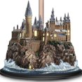 thumbnail image 3 of BradfordExchangeHarryPotterHogwartsCastleLuminousSculptureBordslampa, 3 of 4