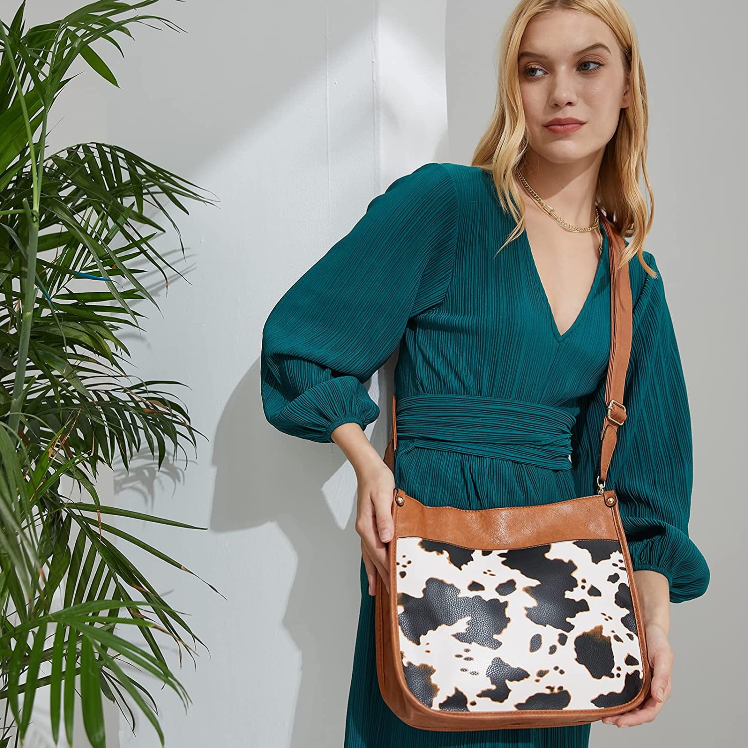 Women Shoulder Bag Vintage Crossbody Purse Handbag with Leopard Guitar Strap Hobo Satchel Bag