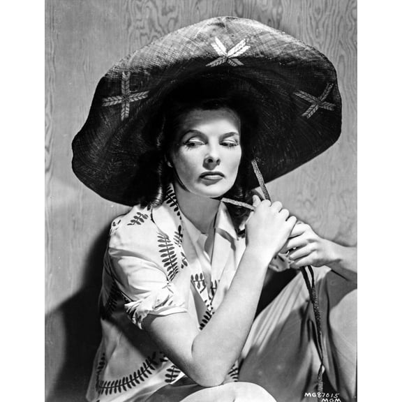 Katharine Hepburn Pose in Black Hat in Black and White Photo Print (8 x 10)