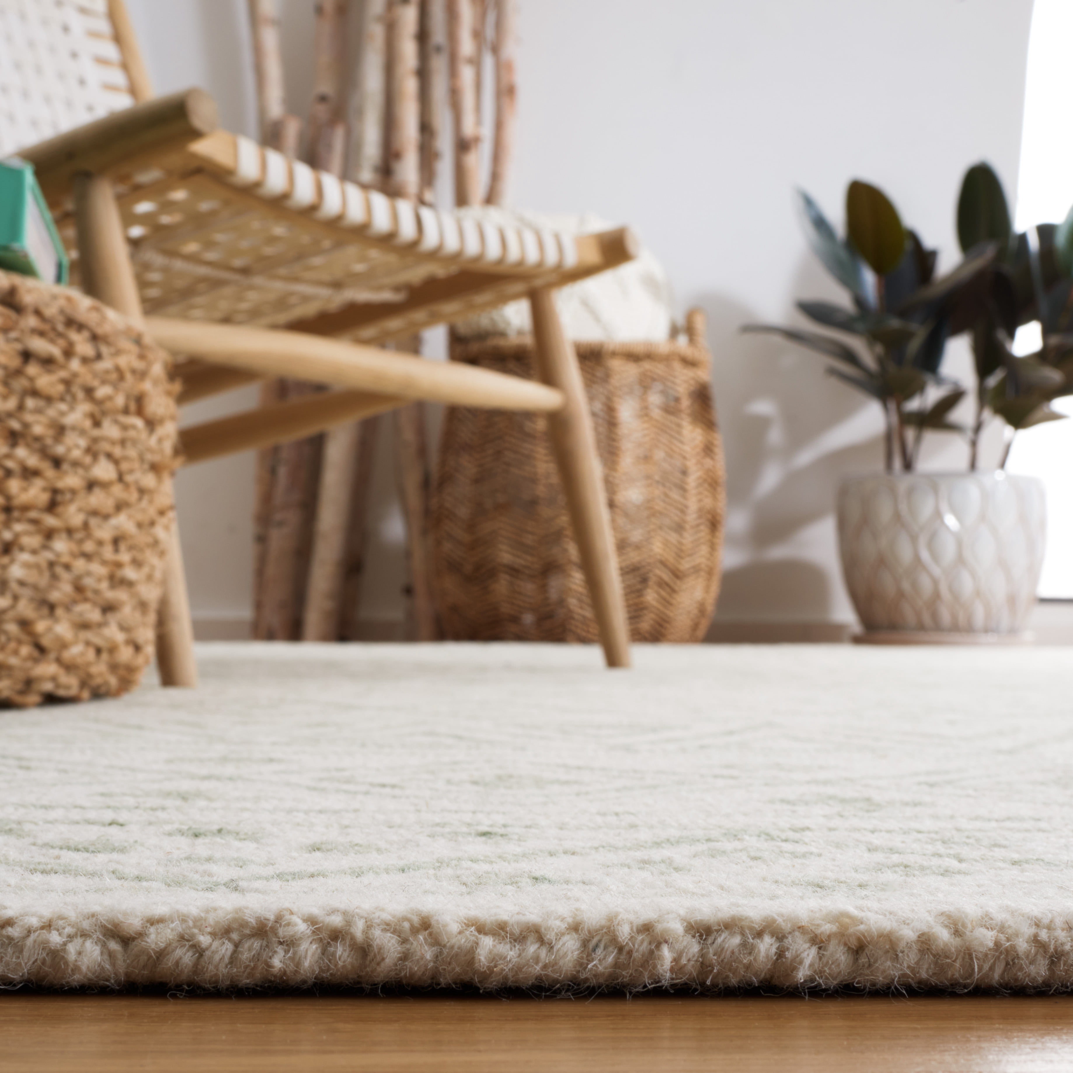 SAFAVIEH Metro Beaumont Southwestern Area Rug, Ivory/Light Green, 3' x 5'