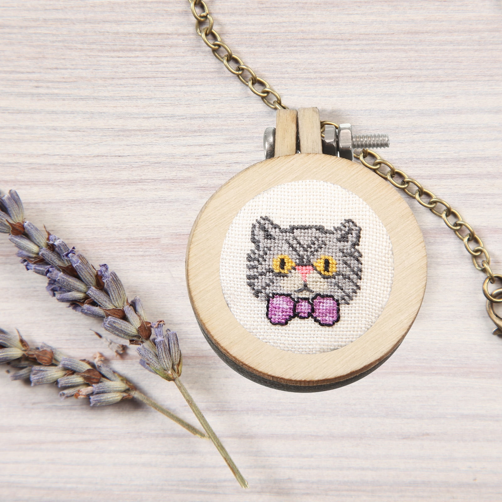 20Pcs Mini Embroidery Hoop 2.2" x 2" Tiny Round Cross Stitch Hoops Small Wood Ring Circle