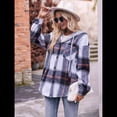 thumbnail image 4 of Camisa Clásica A Cuadros de Larga con Capucha para Mujer, Chaqueta Informal con Botones, Cárdigan de Lana y Bolsillos Laterales. Negro S, 4 of 10