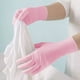 thumbnail image 5 of 10 Guantes de Limpieza Desechables de Nitrilo | Guantes de Goma Suave, Gruesos E Impermeables para Uso Doméstico En La Cocina | Agarre Texturizado Resistente Al Desgarro | Protección para Antebrazos, 5 of 6