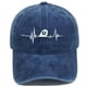 thumbnail image 1 of Gorra de béisbol lisa de algodón con corazón bordado, 1 of 1