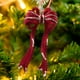 thumbnail image 1 of Adorno navideño con lazo burdeos flocado - Decoración colgante de árbol de 7 pulgadas con acabado brillante, 1 pieza, 1 of 6