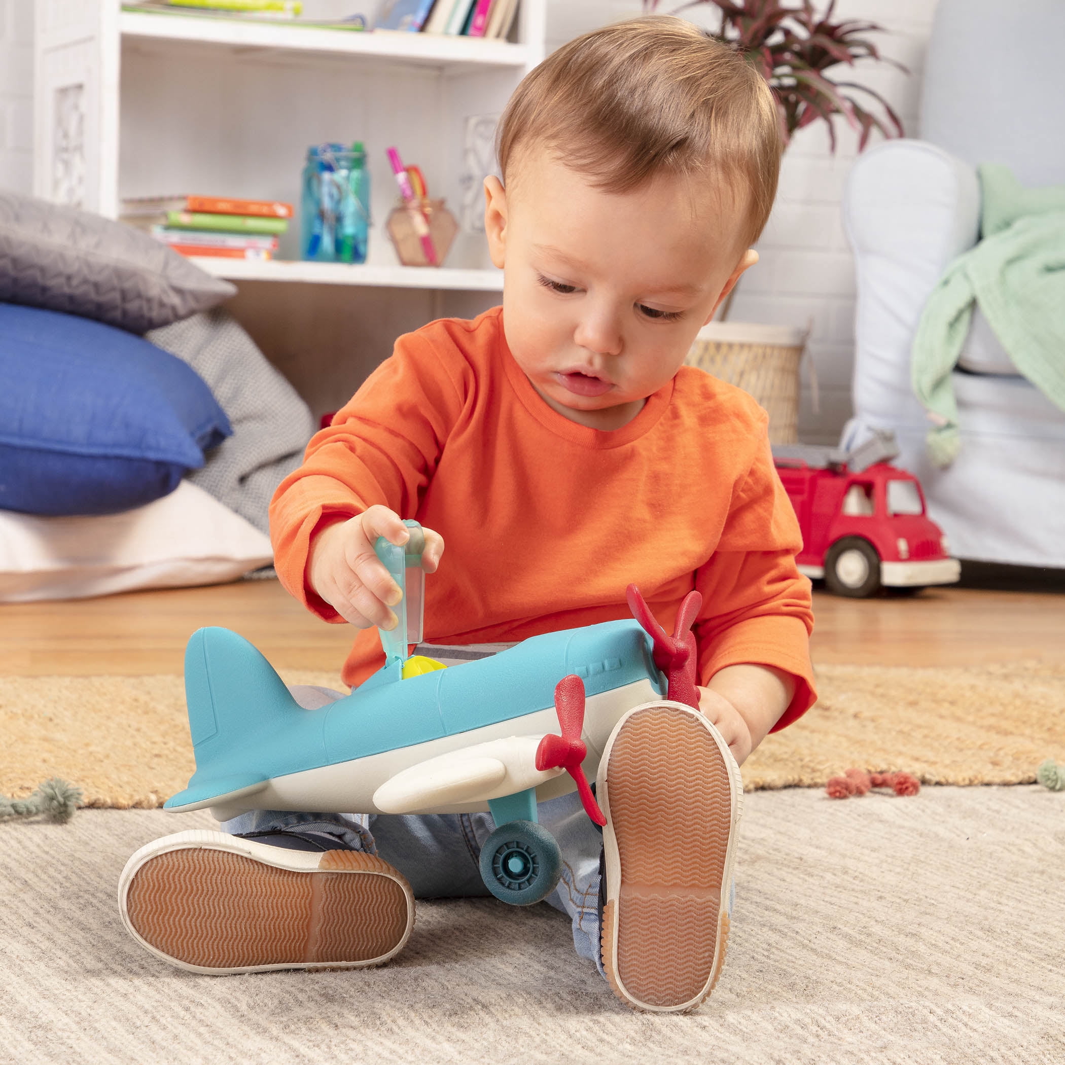 Battat Airplane Classic Toy Vehicle with Moving Parts, Toddler and Preschool Toys