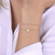 thumbnail image 3 of Pulsera con colgante de letra de amor de playa de verano con 26 letras y corazón de melocotón de moda europea y americana, 3 of 6