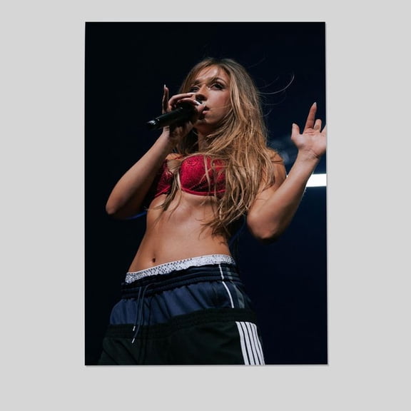 Tate McRae Night 1 of 2 Poster Size 24''x36''-Gategoo