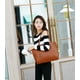 thumbnail image 4 of Dreubea Bolso de hombro de piel sintética suave para mujer, bolso de mano con borlas de gran capacidad, 4 of 5