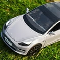 thumbnail image 3 of Modelo Coche 1/24 Diecast a Control Remoto, 6 Puertas y Luces, 3 of 4