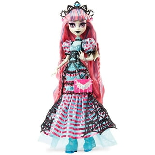 Monster High Doll, Frankie Stein with Accessories and Pet, Posable Fashion  Doll with Blue and Black Streaked Hair