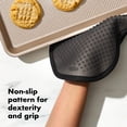 thumbnail image 4 of Soporte para ollas OXO Good Grips de silicona negro resistente al calor, 4 of 7